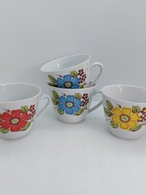 Set of 4 Seltmann Weiden Bavaria West Germany Cup Flower Design